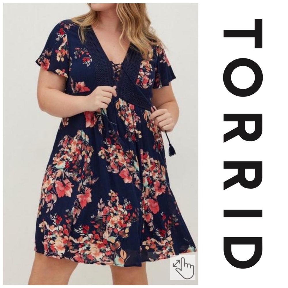 NWT TORRID Size Large Gorgeous Navy Floral Midi Dress with Flutter Sleeve